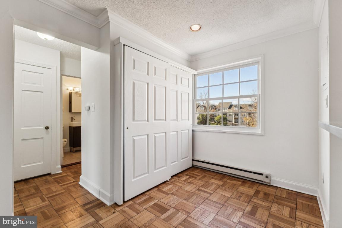 1620 W ABINGDON DR W #301, ALEXANDRIA, Virginia 22314, 1 Bedroom Bedrooms, ,1 BathroomBathrooms,Residential,For sale,1620 W ABINGDON DR W #301,VAAX2051112 MLS # VAAX2051112