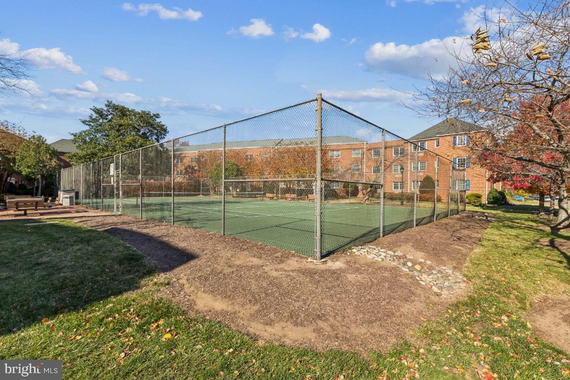 1620 W ABINGDON DR W #301, ALEXANDRIA, Virginia 22314, 1 Bedroom Bedrooms, ,1 BathroomBathrooms,Residential,For sale,1620 W ABINGDON DR W #301,VAAX2051112 MLS # VAAX2051112