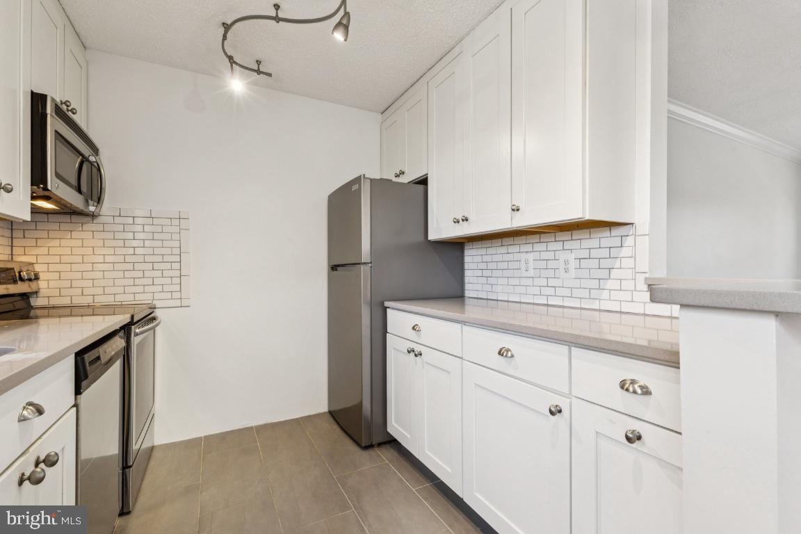 1620 W ABINGDON DR W #301, ALEXANDRIA, Virginia 22314, 1 Bedroom Bedrooms, ,1 BathroomBathrooms,Residential,For sale,1620 W ABINGDON DR W #301,VAAX2051112 MLS # VAAX2051112