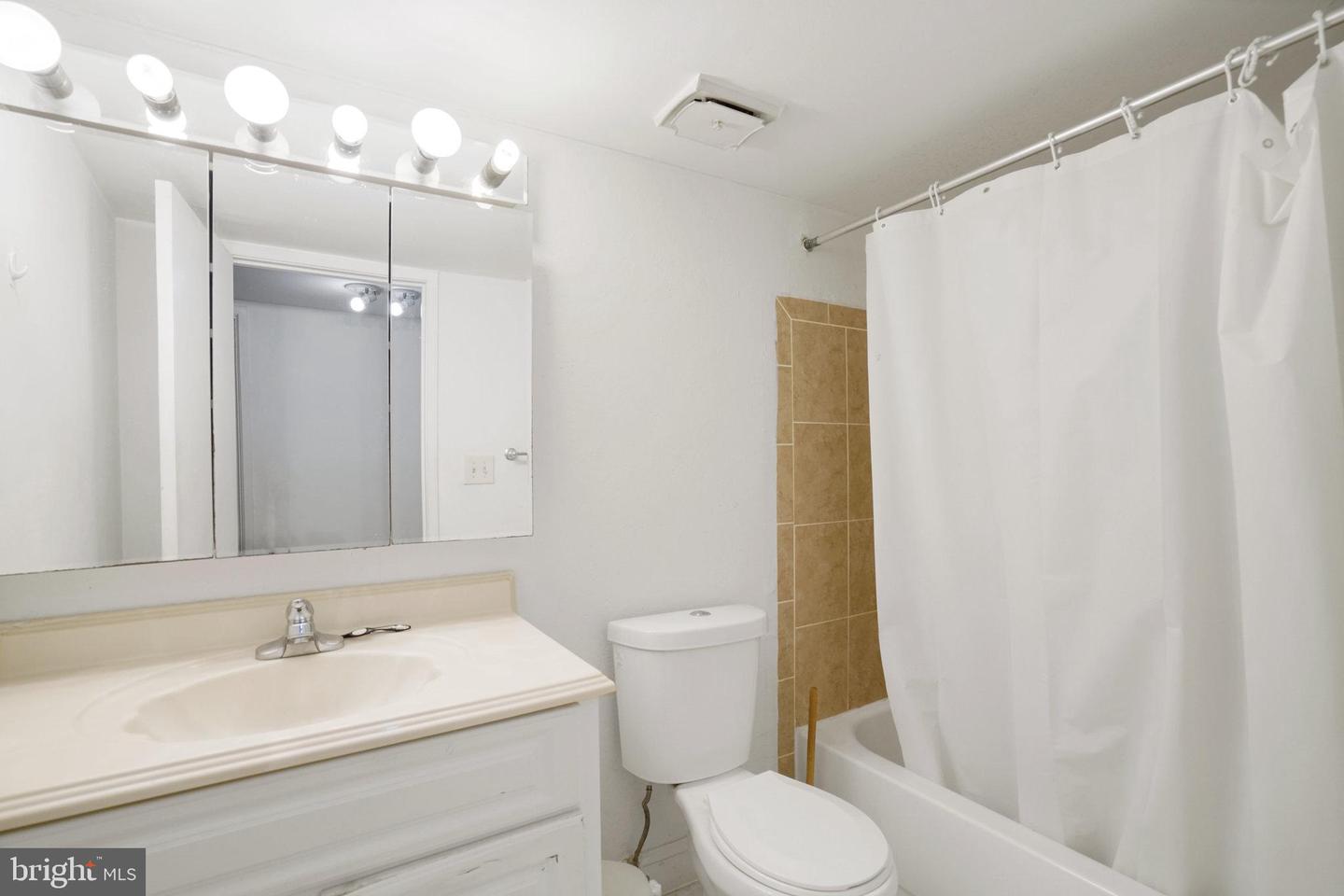 7900 INVERTON RD #T3, ANNANDALE, Virginia 22003, 4 Bedrooms Bedrooms, ,2 BathroomsBathrooms,Residential,For sale,7900 INVERTON RD #T3,VAFX2278498 MLS # VAFX2278498 7900 INVERTON RD #T3, ANNANDALE, Virginia 22003, 4 Bedrooms Bedrooms, ,2 BathroomsBathrooms,Residential,For sale,7900 INVERTON RD #T3,VAFX2278498 MLS # VAFX2278498