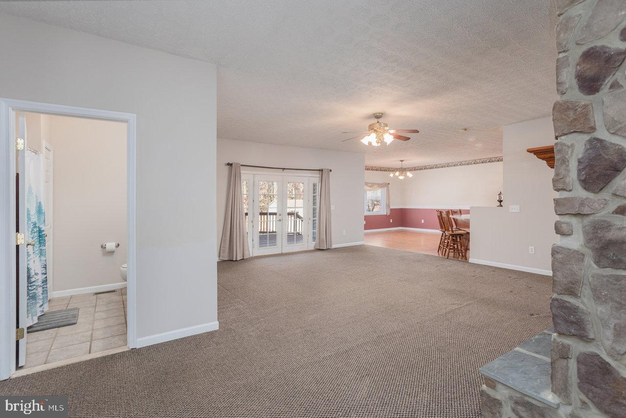 987 RIVERSIDE DR, LURAY, Virginia 22835, 3 Bedrooms Bedrooms, ,2 BathroomsBathrooms,Residential,For sale,987 RIVERSIDE DR,VAPA2005586 MLS # VAPA2005586