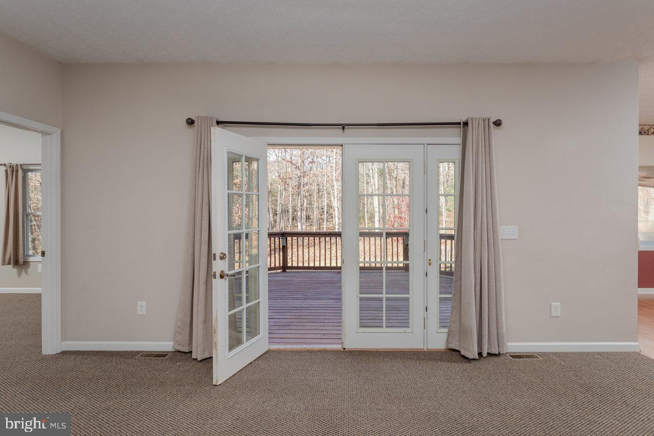 987 RIVERSIDE DR, LURAY, Virginia 22835, 3 Bedrooms Bedrooms, ,2 BathroomsBathrooms,Residential,For sale,987 RIVERSIDE DR,VAPA2005586 MLS # VAPA2005586