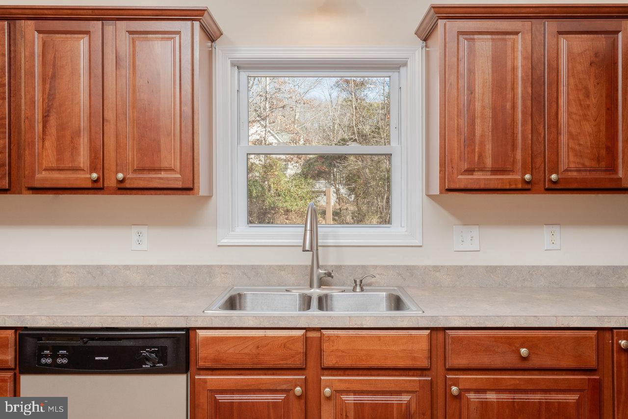 987 RIVERSIDE DR, LURAY, Virginia 22835, 3 Bedrooms Bedrooms, ,2 BathroomsBathrooms,Residential,For sale,987 RIVERSIDE DR,VAPA2005586 MLS # VAPA2005586