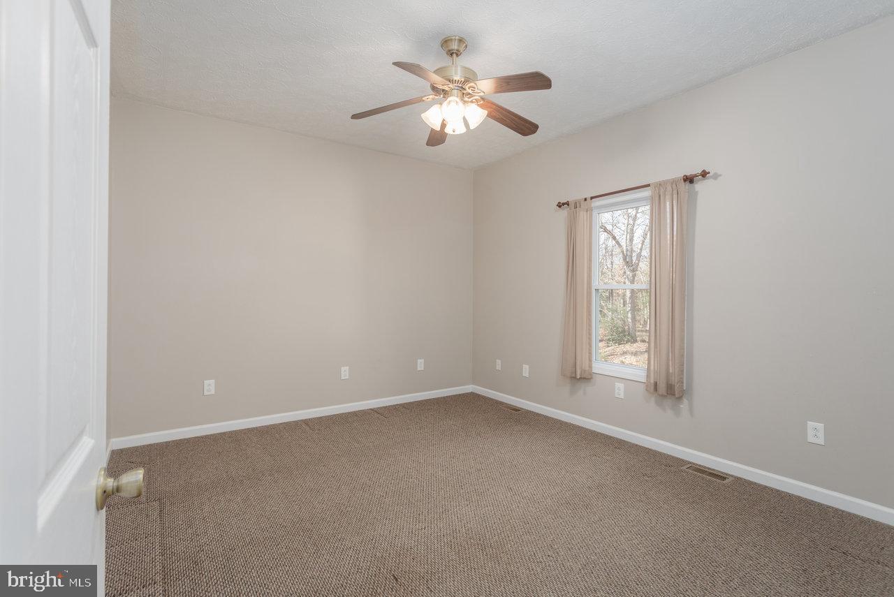 987 RIVERSIDE DR, LURAY, Virginia 22835, 3 Bedrooms Bedrooms, ,2 BathroomsBathrooms,Residential,For sale,987 RIVERSIDE DR,VAPA2005586 MLS # VAPA2005586