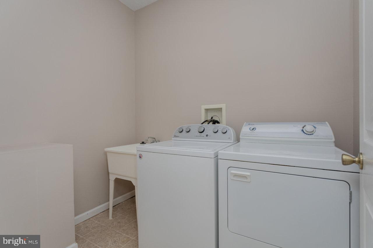 987 RIVERSIDE DR, LURAY, Virginia 22835, 3 Bedrooms Bedrooms, ,2 BathroomsBathrooms,Residential,For sale,987 RIVERSIDE DR,VAPA2005586 MLS # VAPA2005586