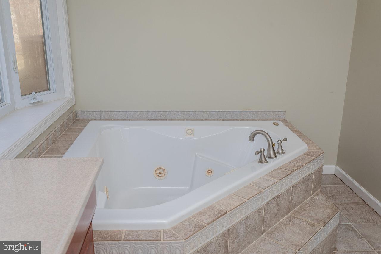 987 RIVERSIDE DR, LURAY, Virginia 22835, 3 Bedrooms Bedrooms, ,2 BathroomsBathrooms,Residential,For sale,987 RIVERSIDE DR,VAPA2005586 MLS # VAPA2005586