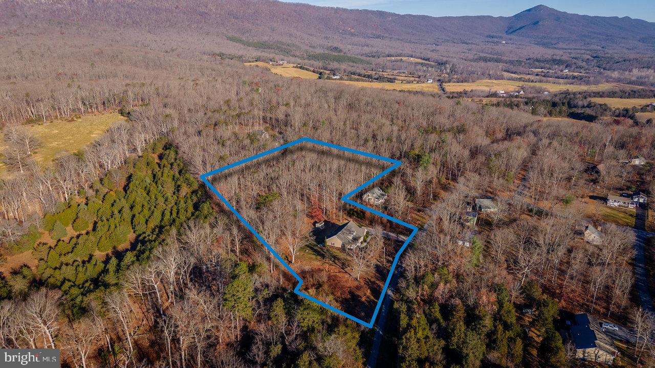 987 RIVERSIDE DR, LURAY, Virginia 22835, 3 Bedrooms Bedrooms, ,2 BathroomsBathrooms,Residential,For sale,987 RIVERSIDE DR,VAPA2005586 MLS # VAPA2005586