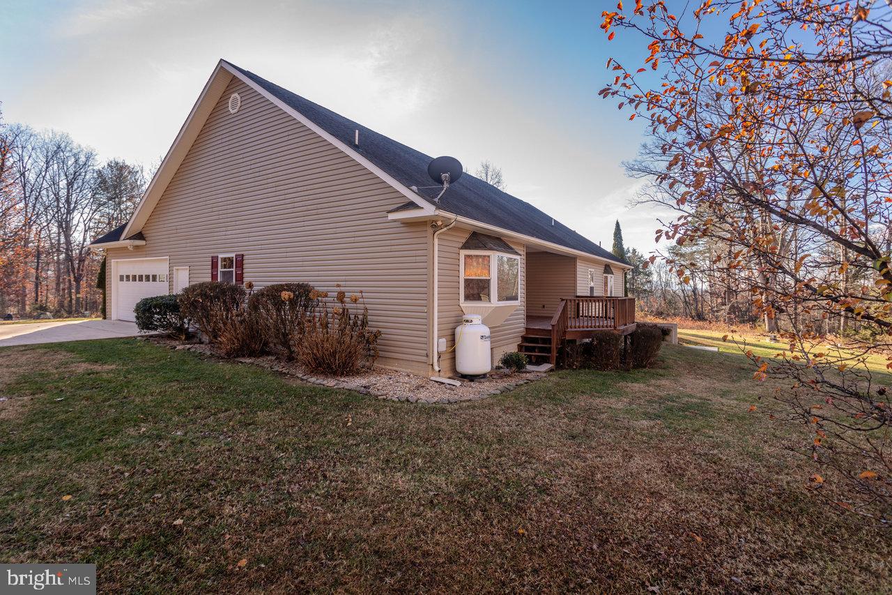 987 RIVERSIDE DR, LURAY, Virginia 22835, 3 Bedrooms Bedrooms, ,2 BathroomsBathrooms,Residential,For sale,987 RIVERSIDE DR,VAPA2005586 MLS # VAPA2005586