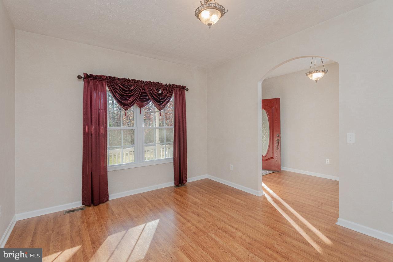 987 RIVERSIDE DR, LURAY, Virginia 22835, 3 Bedrooms Bedrooms, ,2 BathroomsBathrooms,Residential,For sale,987 RIVERSIDE DR,VAPA2005586 MLS # VAPA2005586