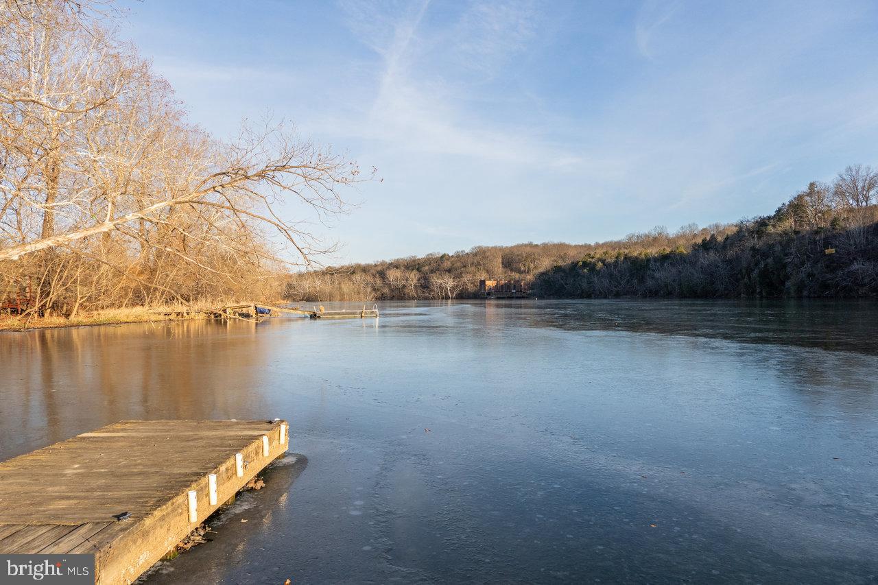 987 RIVERSIDE DR, LURAY, Virginia 22835, 3 Bedrooms Bedrooms, ,2 BathroomsBathrooms,Residential,For sale,987 RIVERSIDE DR,VAPA2005586 MLS # VAPA2005586