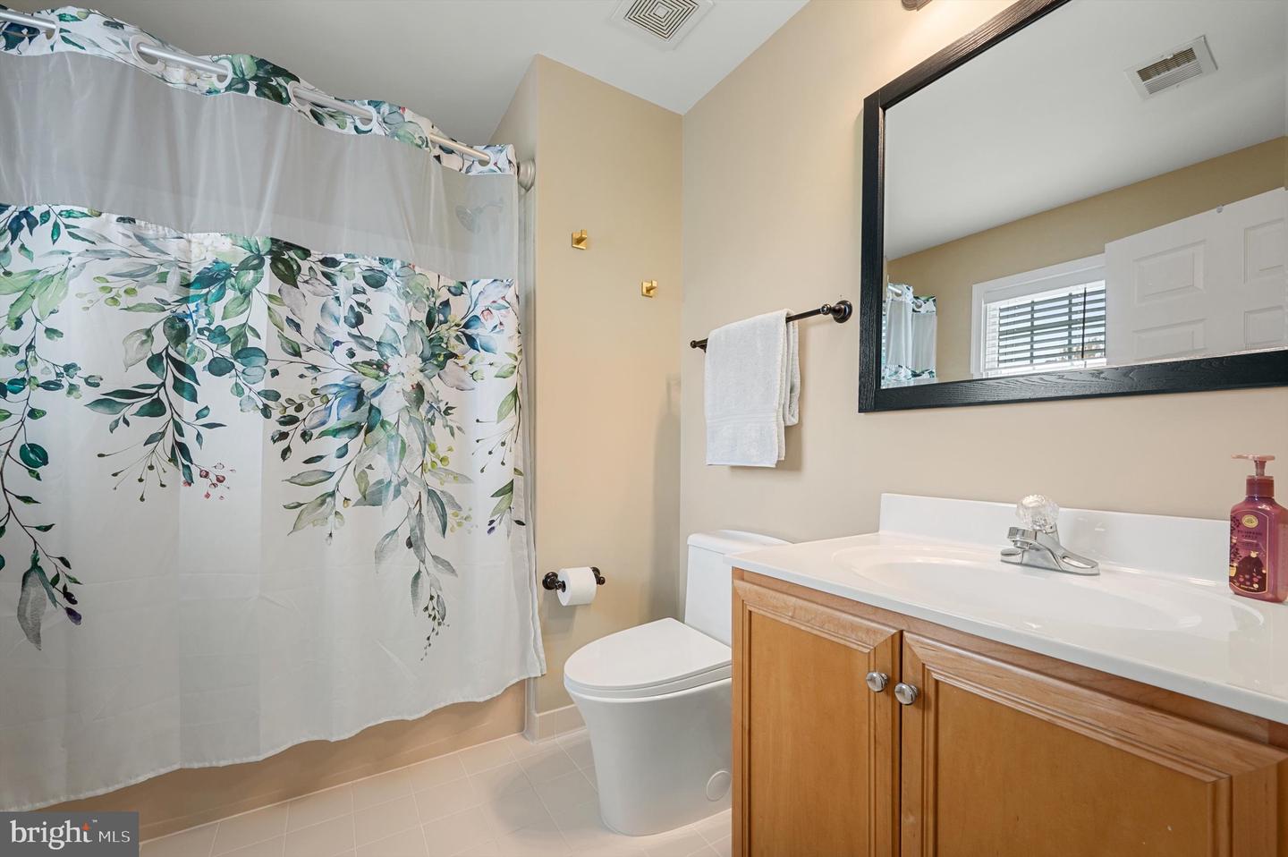 15097 BARLOW DR, WATERFORD, Virginia 20197, 5 Bedrooms Bedrooms, ,5 BathroomsBathrooms,Residential,For sale,15097 BARLOW DR,VALO2111134 MLS # VALO2111134