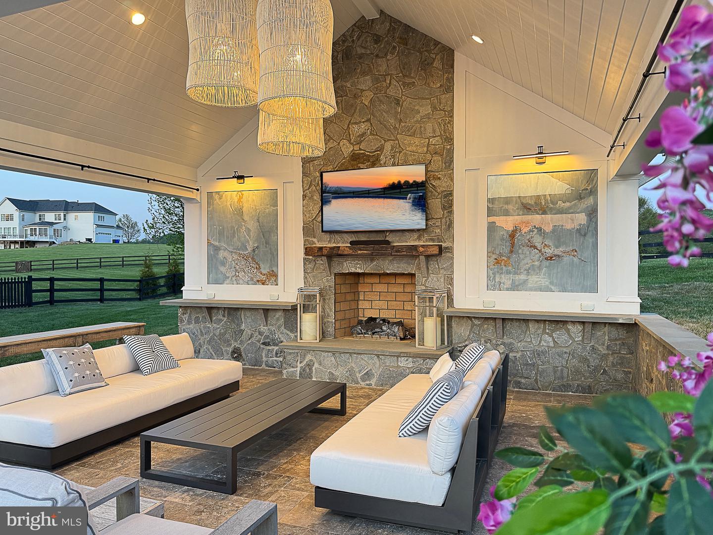 15097 BARLOW DR, WATERFORD, Virginia 20197, 5 Bedrooms Bedrooms, ,5 BathroomsBathrooms,Residential,For sale,15097 BARLOW DR,VALO2111134 MLS # VALO2111134