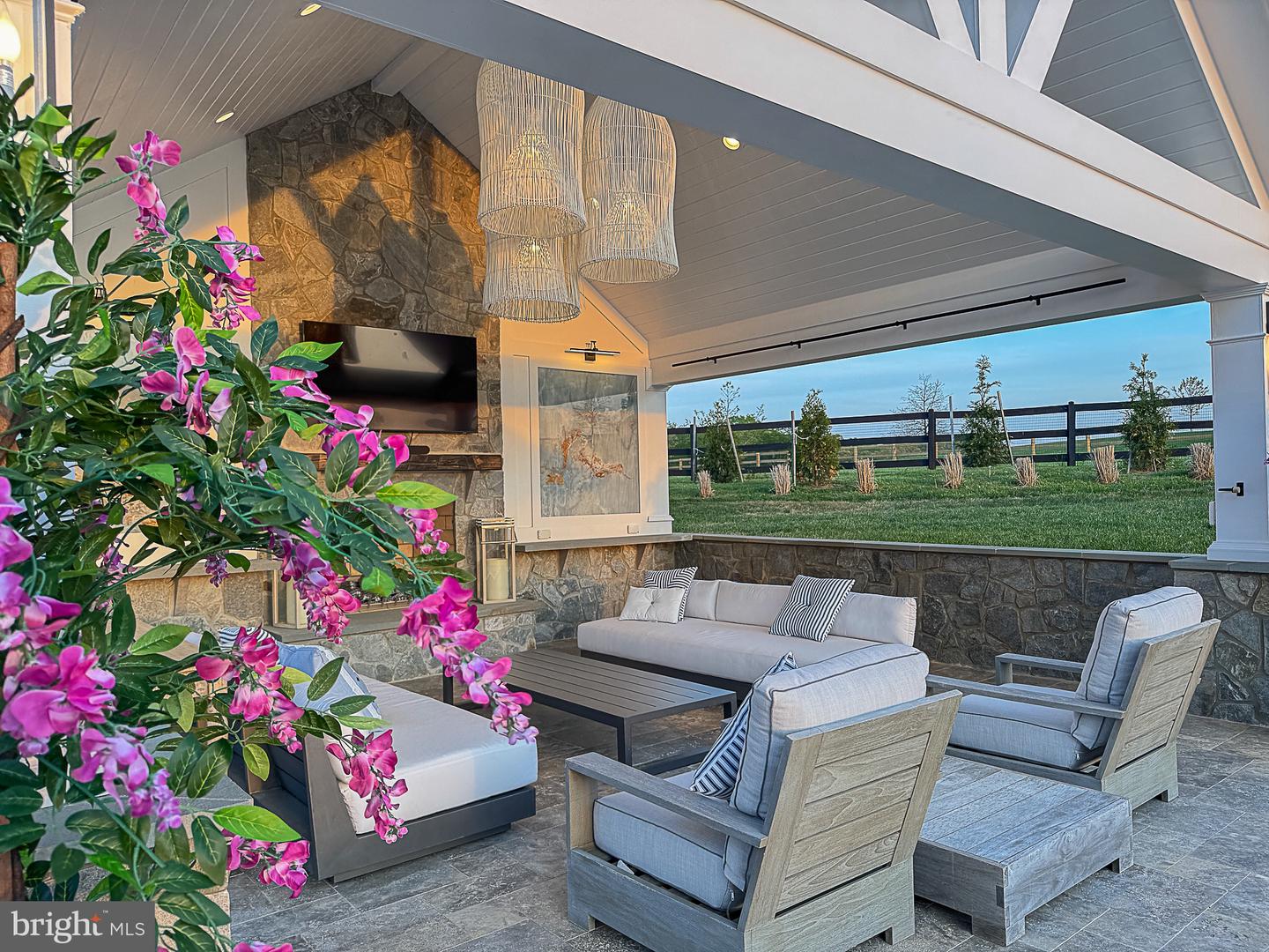 15097 BARLOW DR, WATERFORD, Virginia 20197, 5 Bedrooms Bedrooms, ,5 BathroomsBathrooms,Residential,For sale,15097 BARLOW DR,VALO2111134 MLS # VALO2111134