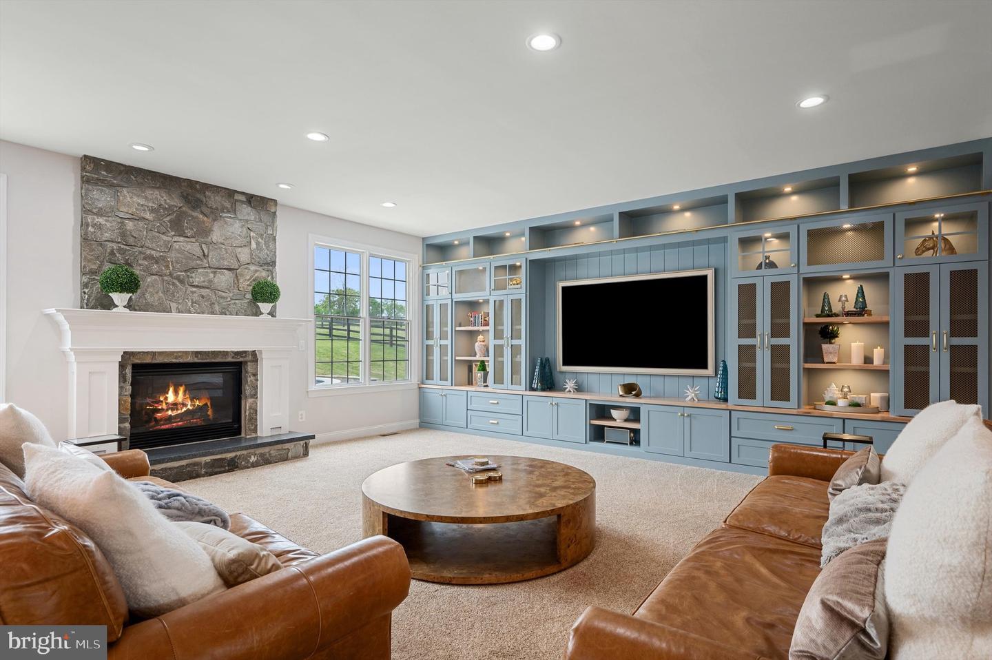 15097 BARLOW DR, WATERFORD, Virginia 20197, 5 Bedrooms Bedrooms, ,5 BathroomsBathrooms,Residential,For sale,15097 BARLOW DR,VALO2111134 MLS # VALO2111134