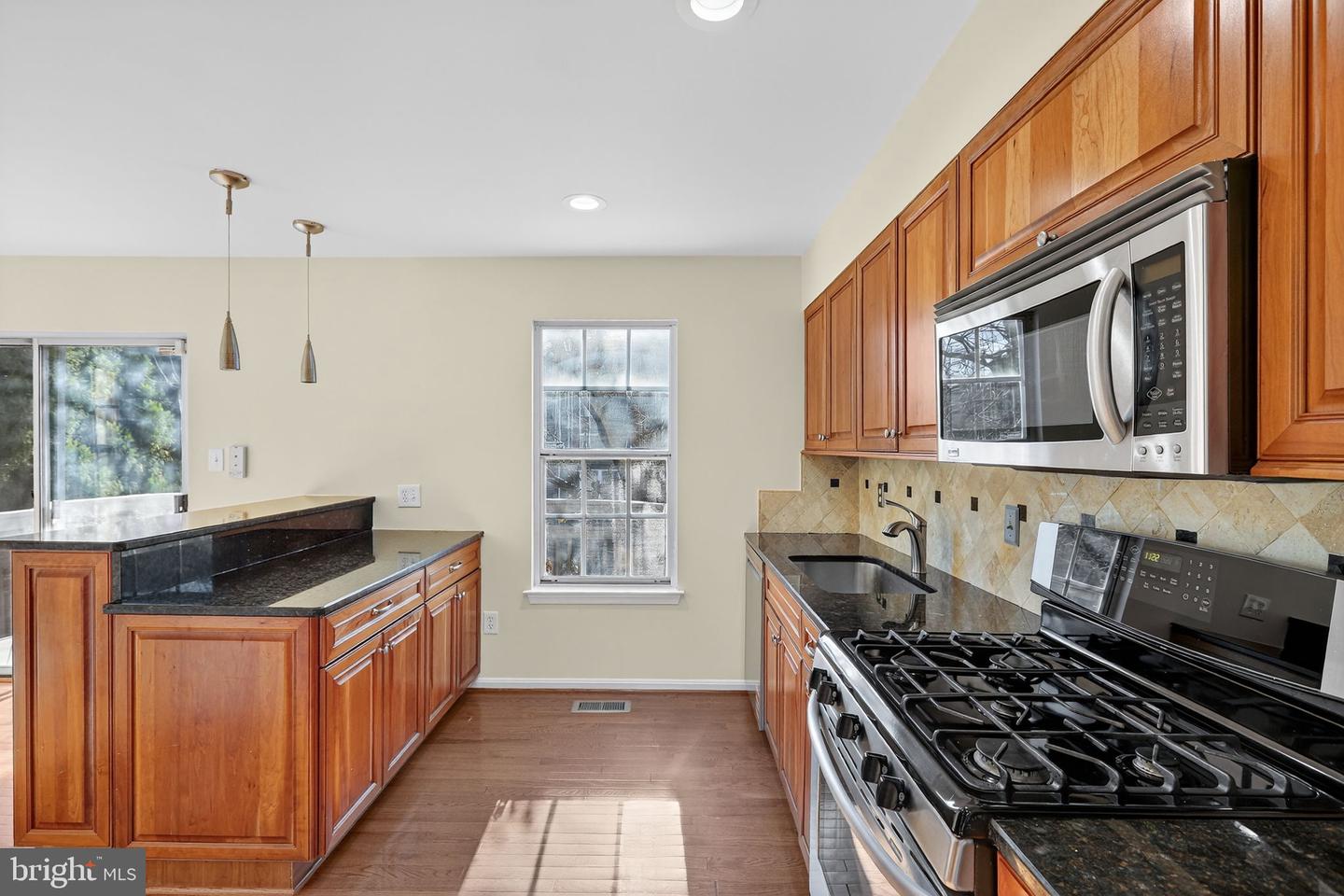 7701 SOLOMON SEAL DR, SPRINGFIELD, Virginia 22152, 3 Bedrooms Bedrooms, ,3 BathroomsBathrooms,Residential,For sale,7701 SOLOMON SEAL DR,VAFX2279706 MLS # VAFX2279706