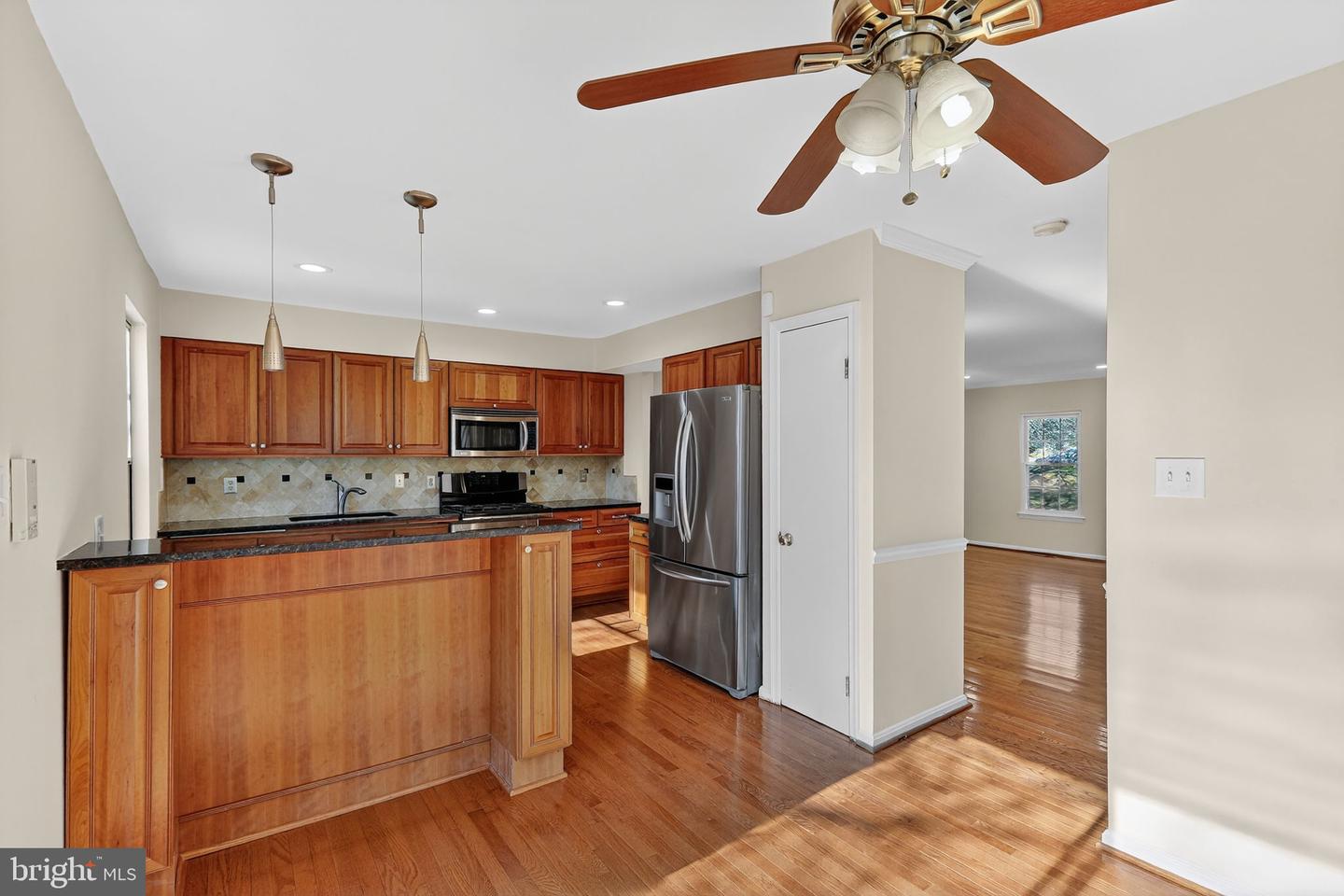 7701 SOLOMON SEAL DR, SPRINGFIELD, Virginia 22152, 3 Bedrooms Bedrooms, ,3 BathroomsBathrooms,Residential,For sale,7701 SOLOMON SEAL DR,VAFX2279706 MLS # VAFX2279706