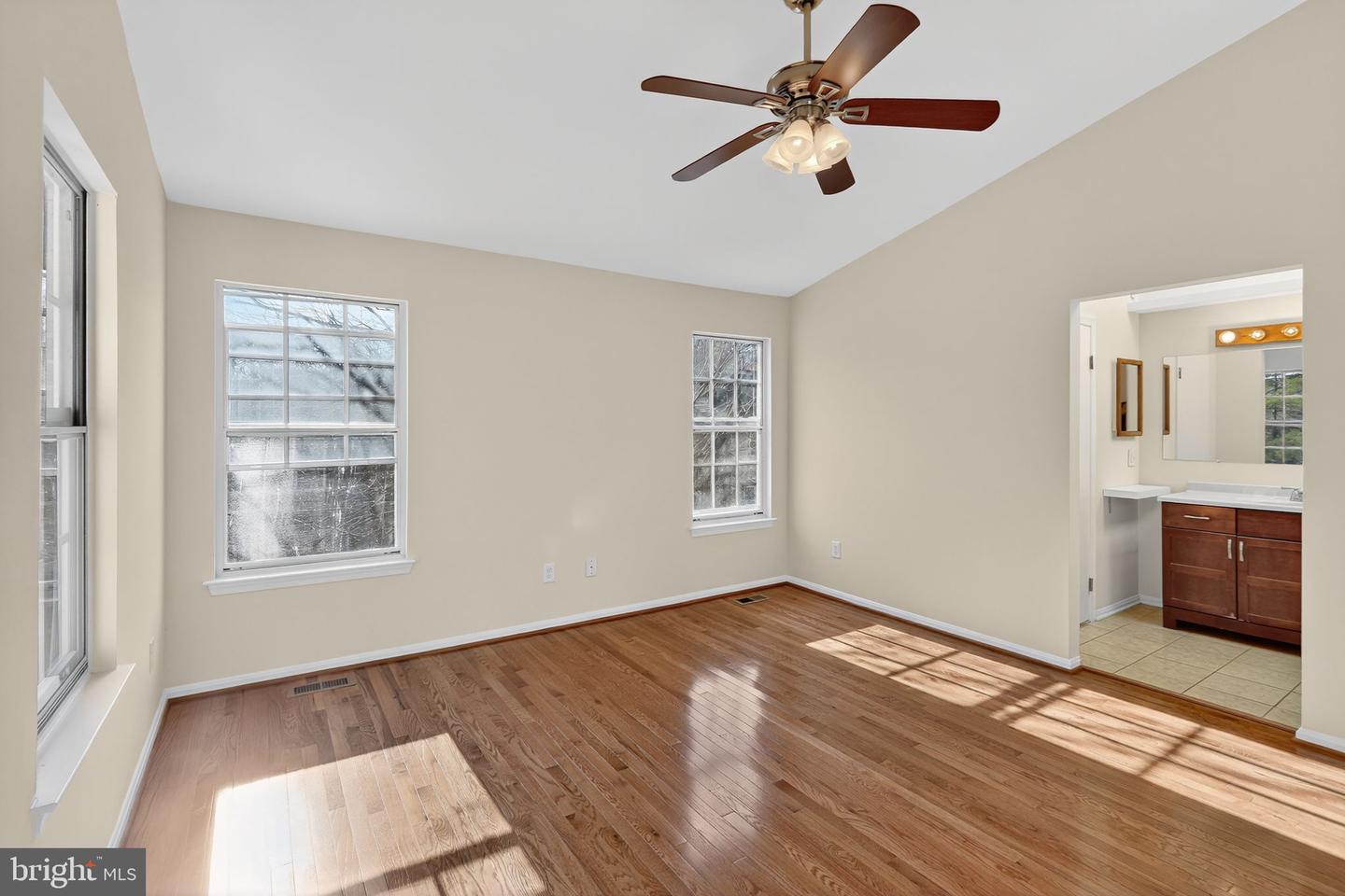 7701 SOLOMON SEAL DR, SPRINGFIELD, Virginia 22152, 3 Bedrooms Bedrooms, ,3 BathroomsBathrooms,Residential,For sale,7701 SOLOMON SEAL DR,VAFX2279706 MLS # VAFX2279706