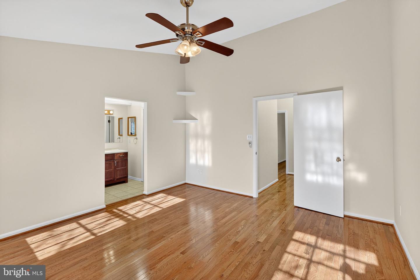 7701 SOLOMON SEAL DR, SPRINGFIELD, Virginia 22152, 3 Bedrooms Bedrooms, ,3 BathroomsBathrooms,Residential,For sale,7701 SOLOMON SEAL DR,VAFX2279706 MLS # VAFX2279706