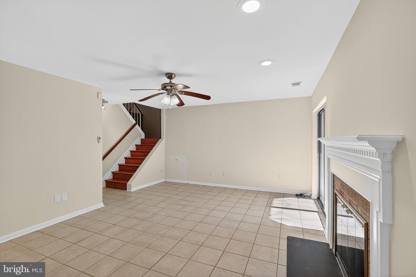 7701 SOLOMON SEAL DR, SPRINGFIELD, Virginia 22152, 3 Bedrooms Bedrooms, ,3 BathroomsBathrooms,Residential,For sale,7701 SOLOMON SEAL DR,VAFX2279706 MLS # VAFX2279706