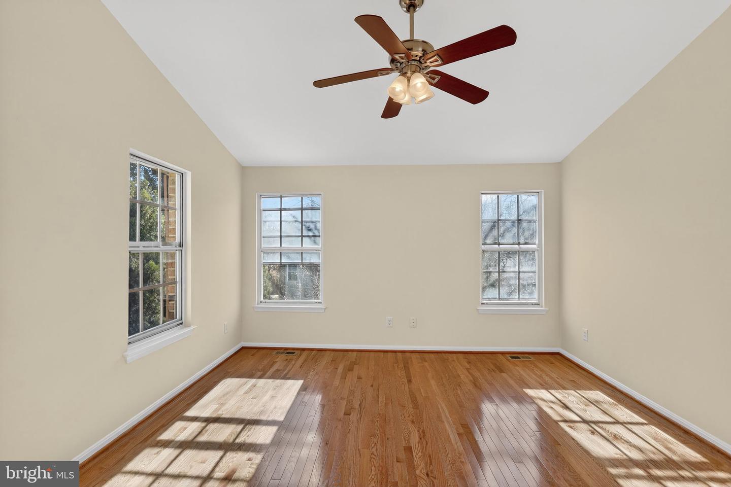 7701 SOLOMON SEAL DR, SPRINGFIELD, Virginia 22152, 3 Bedrooms Bedrooms, ,3 BathroomsBathrooms,Residential,For sale,7701 SOLOMON SEAL DR,VAFX2279706 MLS # VAFX2279706