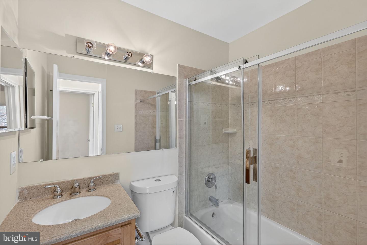 7701 SOLOMON SEAL DR, SPRINGFIELD, Virginia 22152, 3 Bedrooms Bedrooms, ,3 BathroomsBathrooms,Residential,For sale,7701 SOLOMON SEAL DR,VAFX2279706 MLS # VAFX2279706