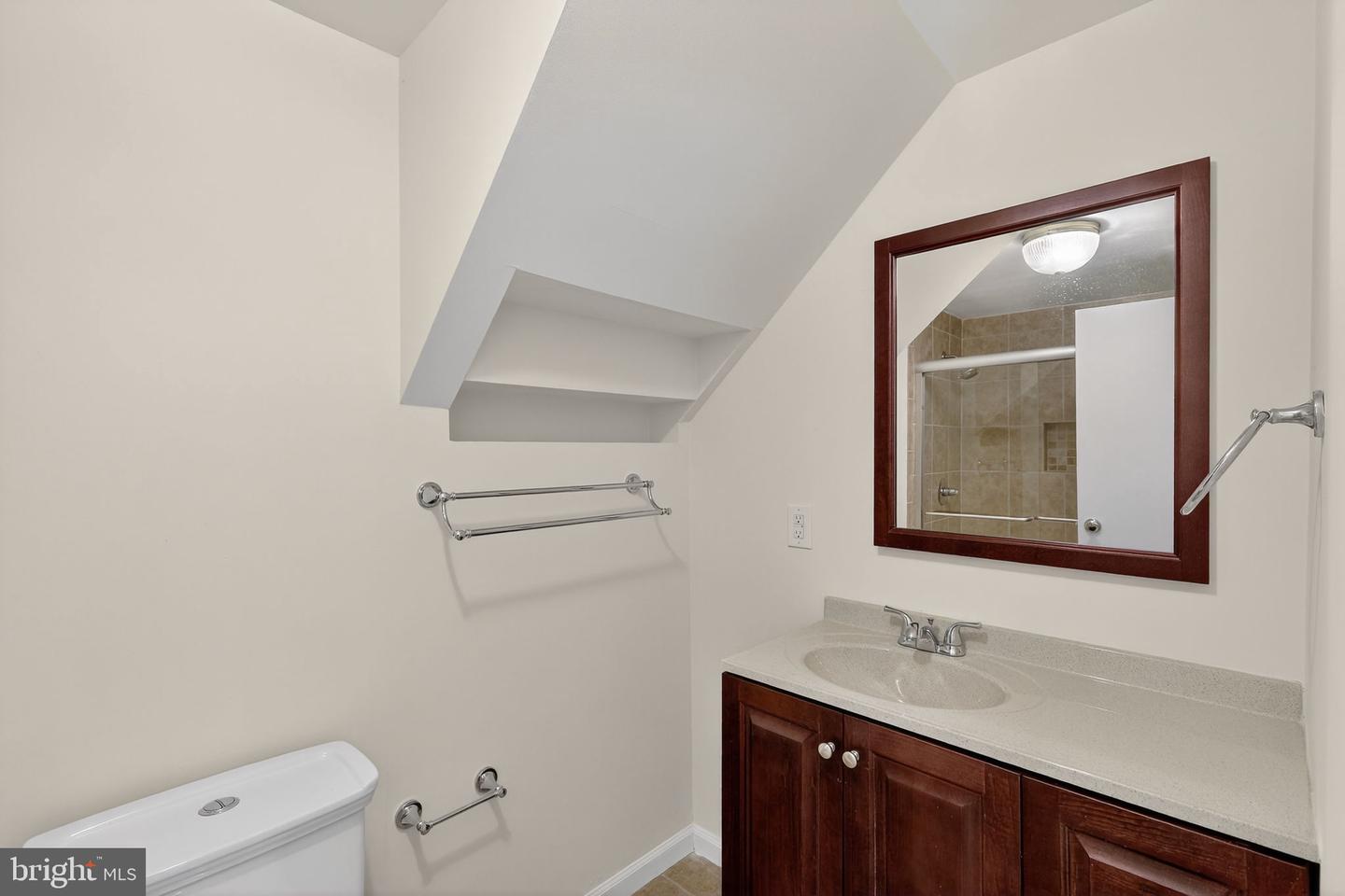 7701 SOLOMON SEAL DR, SPRINGFIELD, Virginia 22152, 3 Bedrooms Bedrooms, ,3 BathroomsBathrooms,Residential,For sale,7701 SOLOMON SEAL DR,VAFX2279706 MLS # VAFX2279706