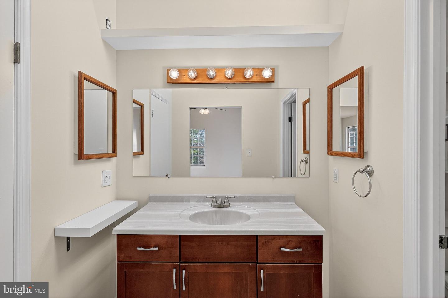 7701 SOLOMON SEAL DR, SPRINGFIELD, Virginia 22152, 3 Bedrooms Bedrooms, ,3 BathroomsBathrooms,Residential,For sale,7701 SOLOMON SEAL DR,VAFX2279706 MLS # VAFX2279706