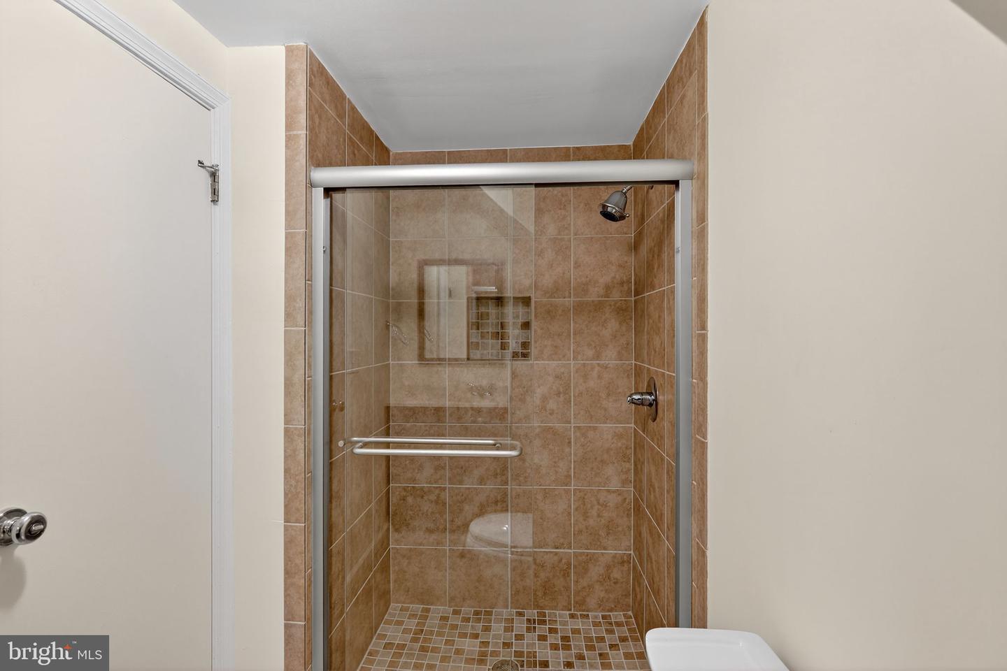 7701 SOLOMON SEAL DR, SPRINGFIELD, Virginia 22152, 3 Bedrooms Bedrooms, ,3 BathroomsBathrooms,Residential,For sale,7701 SOLOMON SEAL DR,VAFX2279706 MLS # VAFX2279706