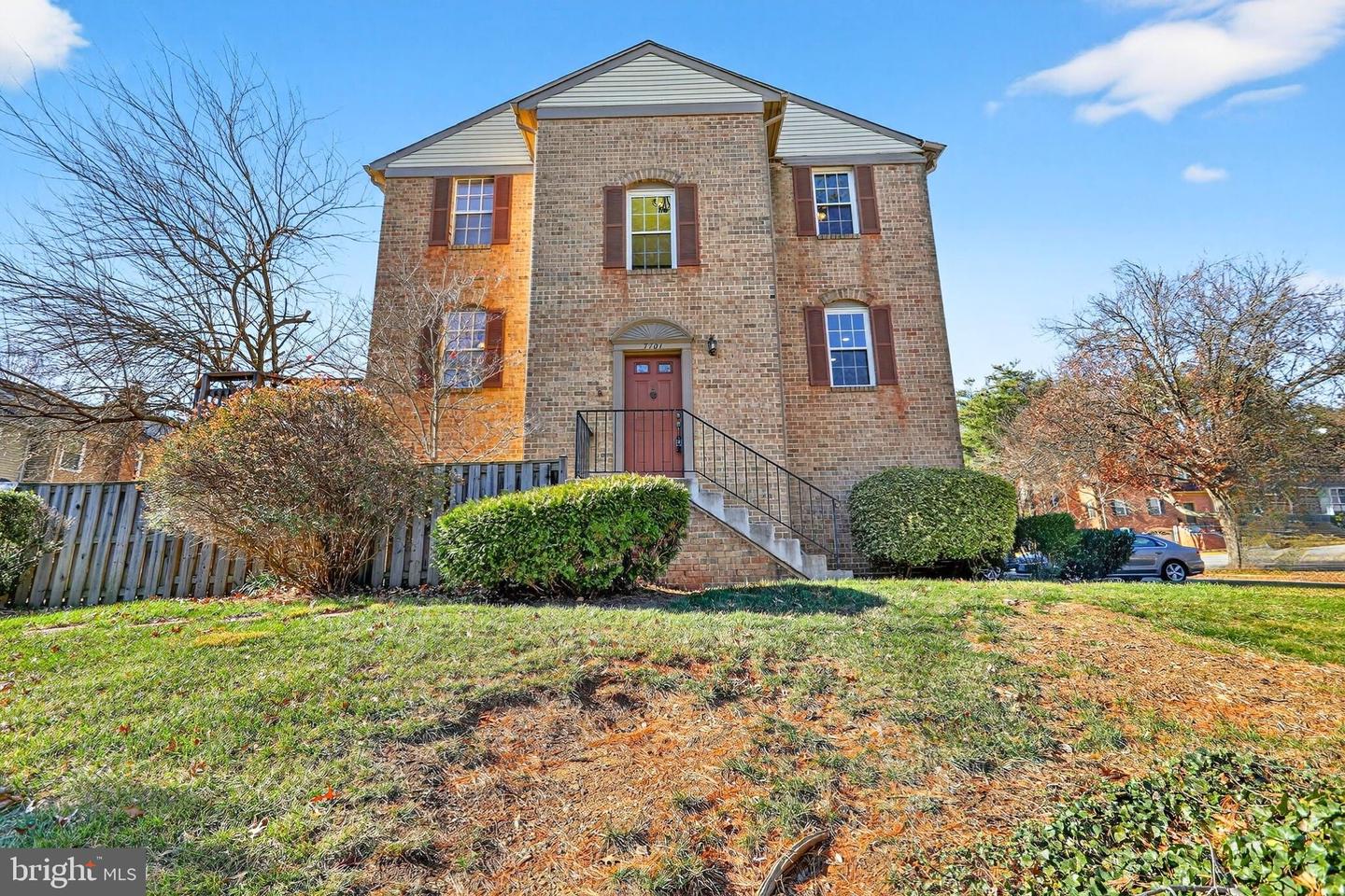 7701 SOLOMON SEAL DR, SPRINGFIELD, Virginia 22152, 3 Bedrooms Bedrooms, ,3 BathroomsBathrooms,Residential,For sale,7701 SOLOMON SEAL DR,VAFX2279706 MLS # VAFX2279706