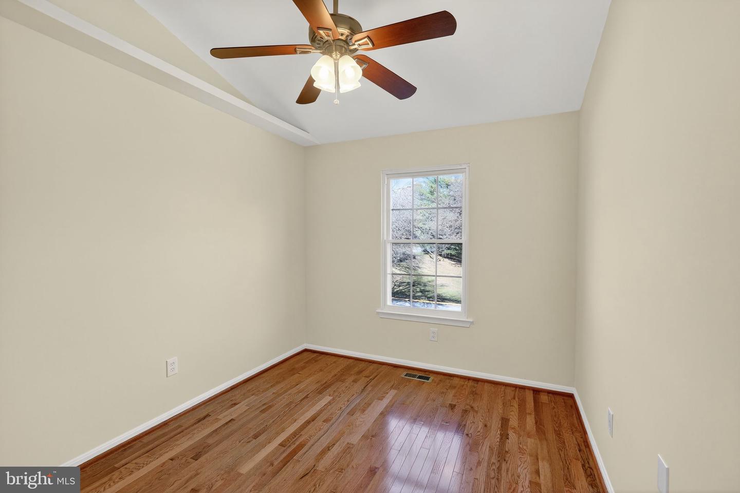 7701 SOLOMON SEAL DR, SPRINGFIELD, Virginia 22152, 3 Bedrooms Bedrooms, ,3 BathroomsBathrooms,Residential,For sale,7701 SOLOMON SEAL DR,VAFX2279706 MLS # VAFX2279706