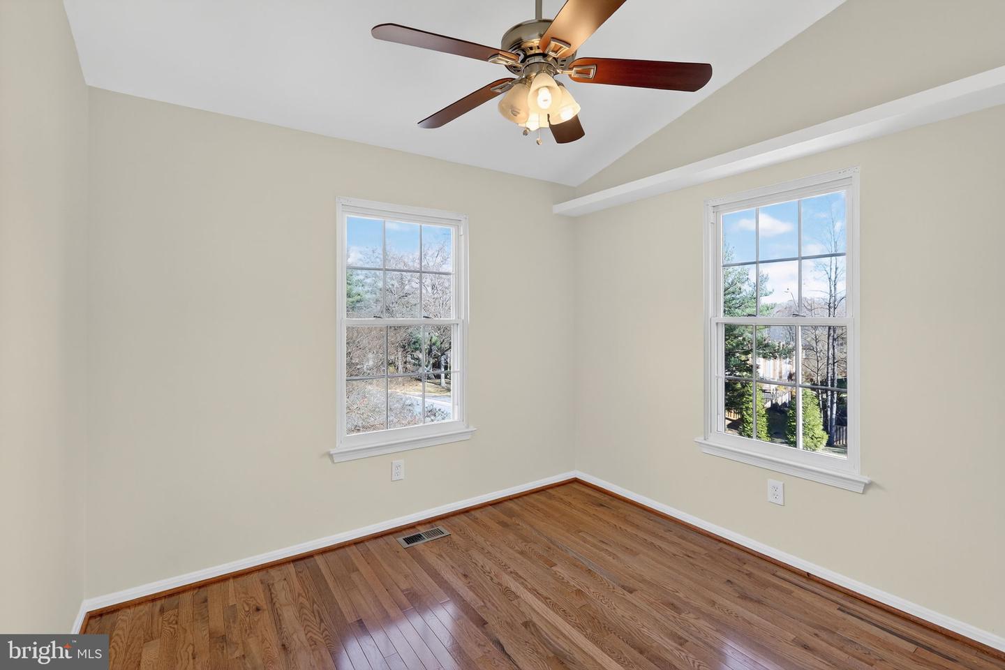 7701 SOLOMON SEAL DR, SPRINGFIELD, Virginia 22152, 3 Bedrooms Bedrooms, ,3 BathroomsBathrooms,Residential,For sale,7701 SOLOMON SEAL DR,VAFX2279706 MLS # VAFX2279706