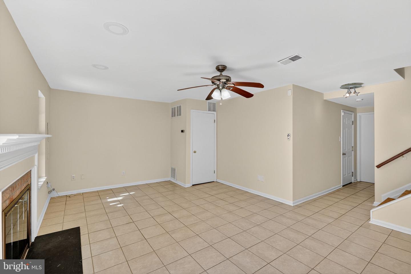 7701 SOLOMON SEAL DR, SPRINGFIELD, Virginia 22152, 3 Bedrooms Bedrooms, ,3 BathroomsBathrooms,Residential,For sale,7701 SOLOMON SEAL DR,VAFX2279706 MLS # VAFX2279706