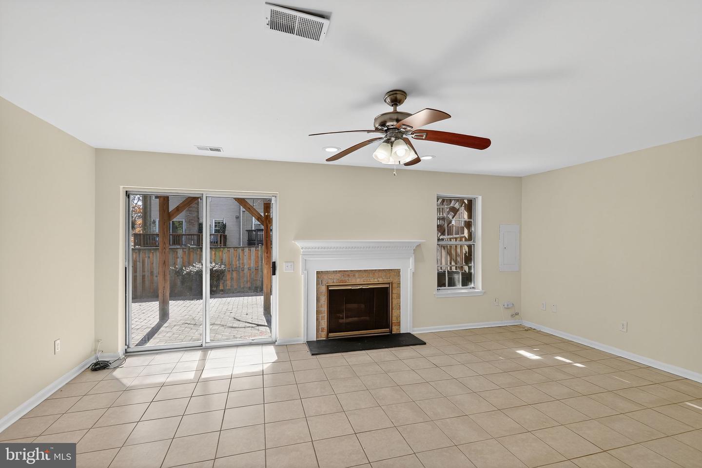 7701 SOLOMON SEAL DR, SPRINGFIELD, Virginia 22152, 3 Bedrooms Bedrooms, ,3 BathroomsBathrooms,Residential,For sale,7701 SOLOMON SEAL DR,VAFX2279706 MLS # VAFX2279706