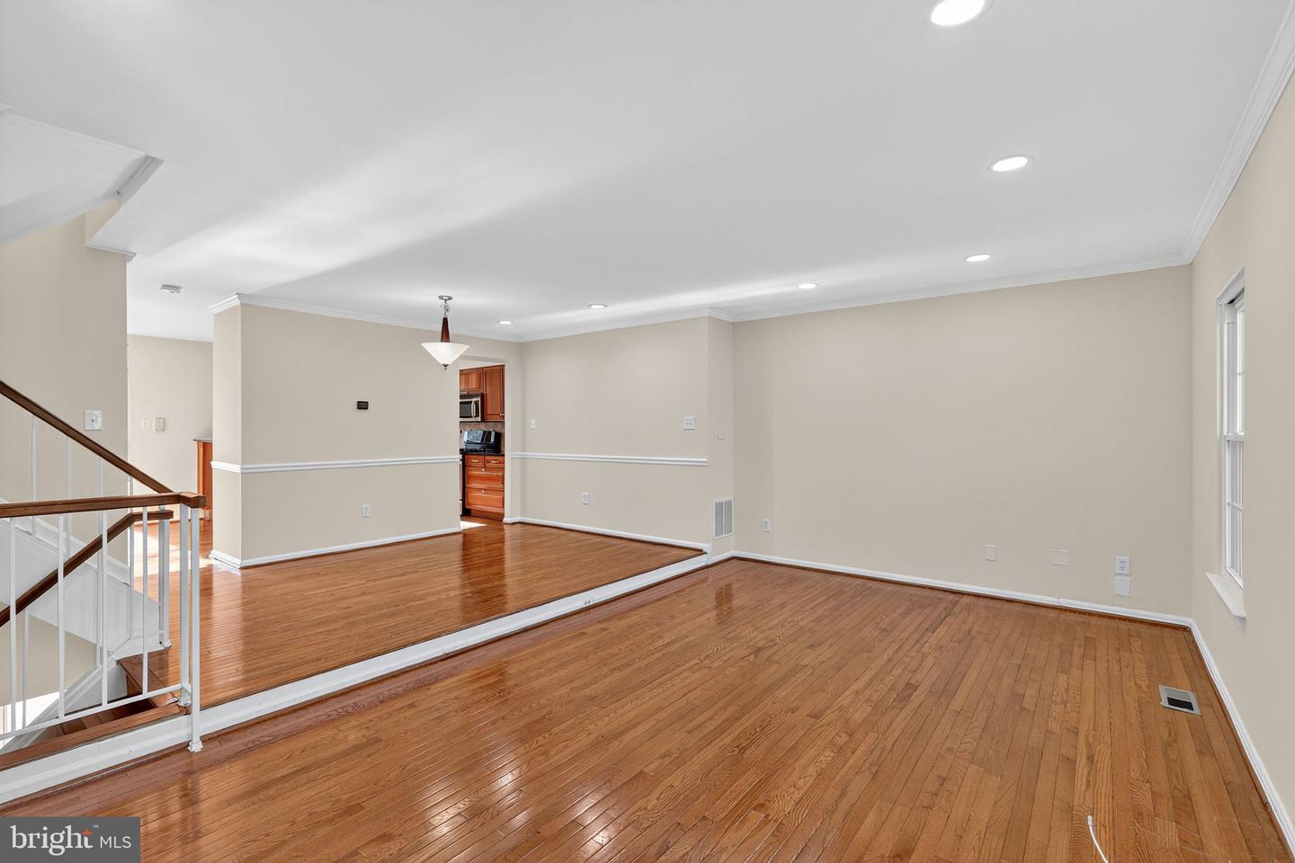 7701 SOLOMON SEAL DR, SPRINGFIELD, Virginia 22152, 3 Bedrooms Bedrooms, ,3 BathroomsBathrooms,Residential,For sale,7701 SOLOMON SEAL DR,VAFX2279706 MLS # VAFX2279706