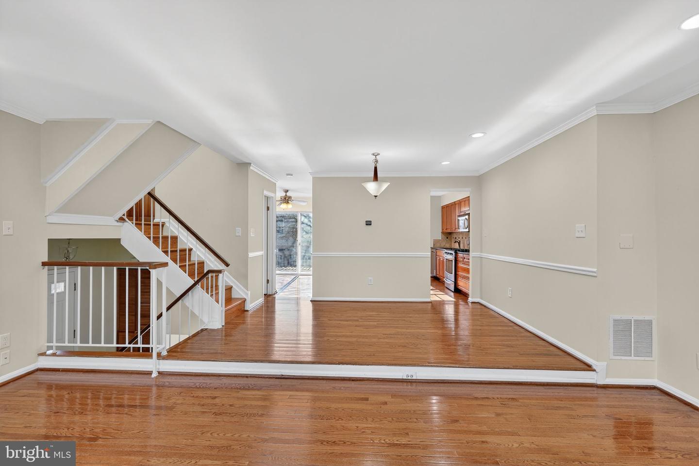 7701 SOLOMON SEAL DR, SPRINGFIELD, Virginia 22152, 3 Bedrooms Bedrooms, ,3 BathroomsBathrooms,Residential,For sale,7701 SOLOMON SEAL DR,VAFX2279706 MLS # VAFX2279706