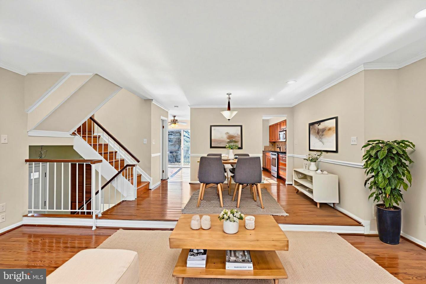 7701 SOLOMON SEAL DR, SPRINGFIELD, Virginia 22152, 3 Bedrooms Bedrooms, ,3 BathroomsBathrooms,Residential,For sale,7701 SOLOMON SEAL DR,VAFX2279706 MLS # VAFX2279706