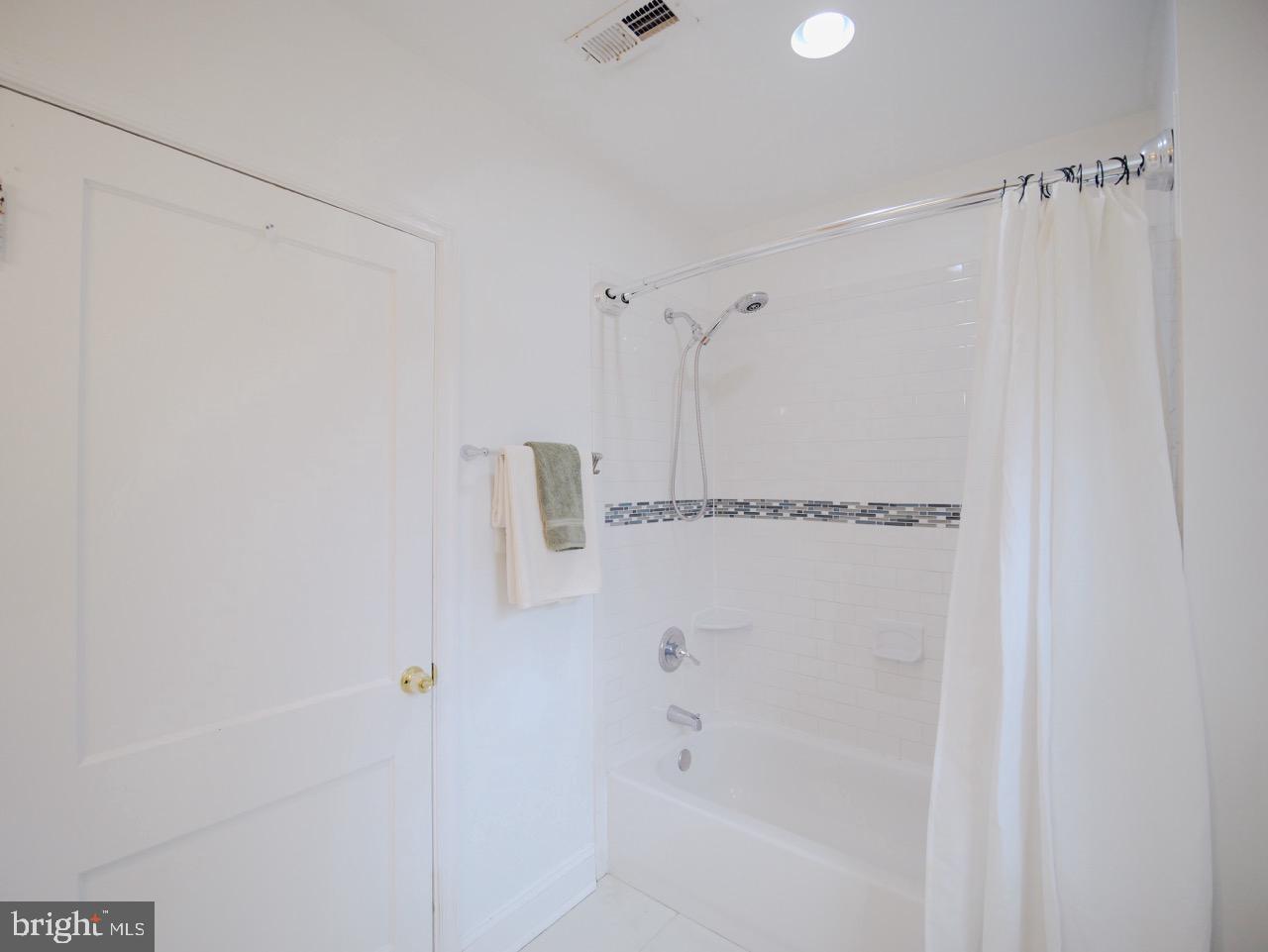 1601 28TH ST SE, WASHINGTON, District Of Columbia 20020, 4 Bedrooms Bedrooms, ,2 BathroomsBathrooms,Residential,For sale,1601 28TH ST SE,DCDC2232482 MLS # DCDC2232482 1601 28TH ST SE, WASHINGTON, District Of Columbia 20020, 4 Bedrooms Bedrooms, ,2 BathroomsBathrooms,Residential,For sale,1601 28TH ST SE,DCDC2232482 MLS # DCDC2232482