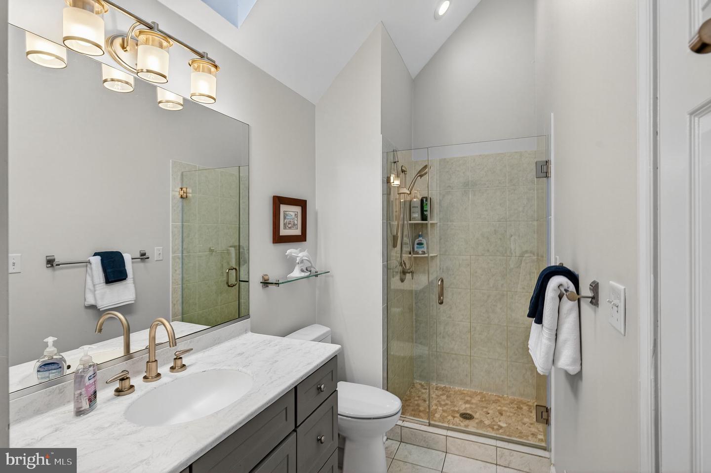 6282 15TH RD N, ARLINGTON, Virginia 22205, 6 Bedrooms Bedrooms, ,3 BathroomsBathrooms,Residential,For sale,6282 15TH RD N,VAAR2066290 MLS # VAAR2066290