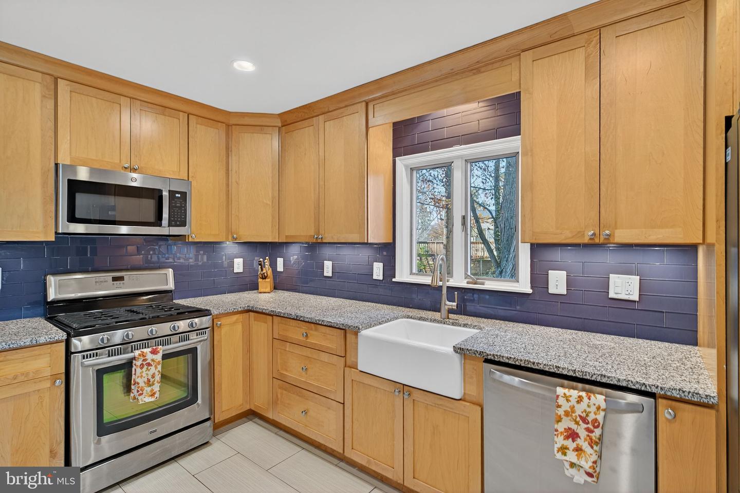 6282 15TH RD N, ARLINGTON, Virginia 22205, 6 Bedrooms Bedrooms, ,3 BathroomsBathrooms,Residential,For sale,6282 15TH RD N,VAAR2066290 MLS # VAAR2066290