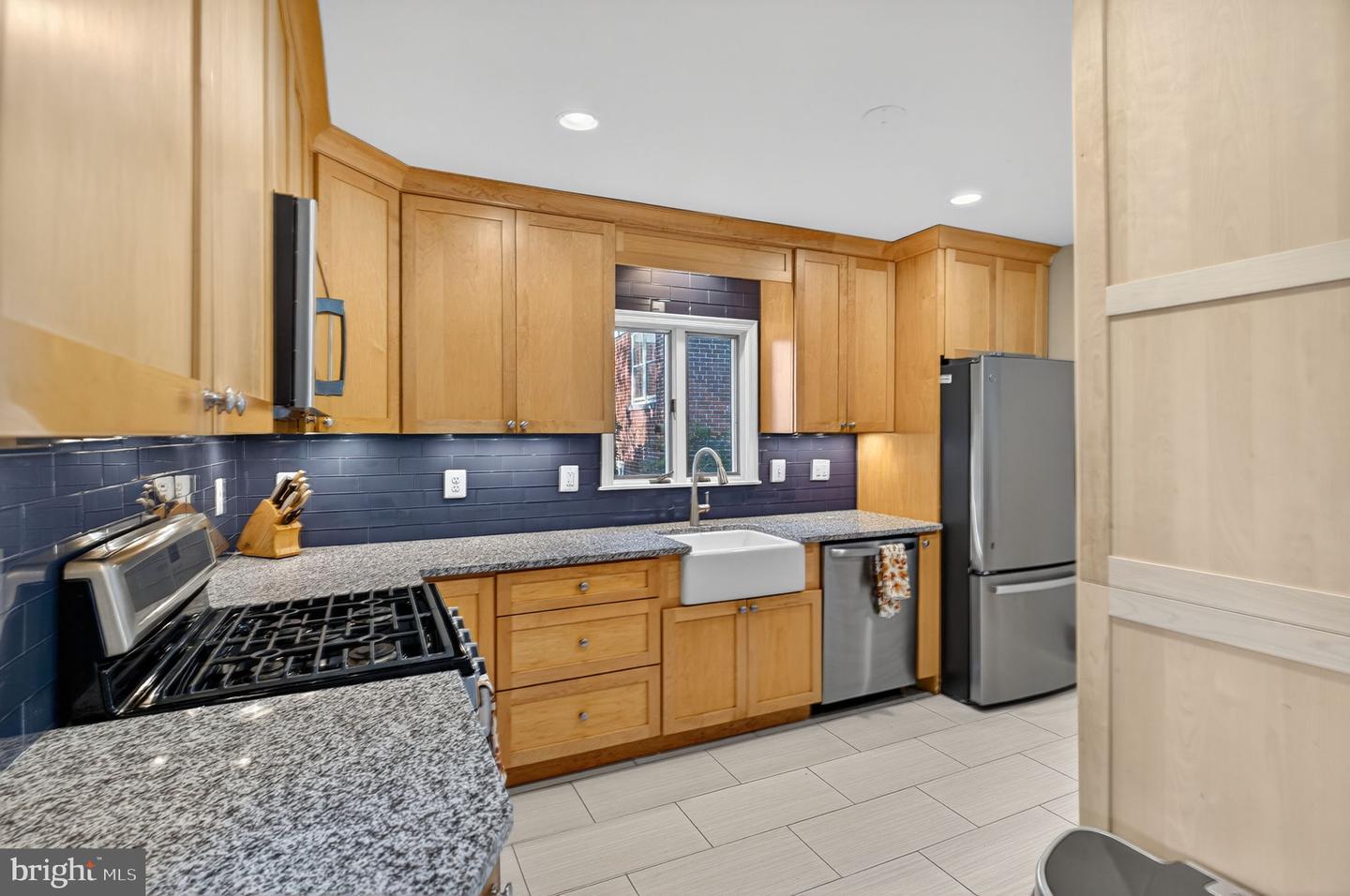 6282 15TH RD N, ARLINGTON, Virginia 22205, 6 Bedrooms Bedrooms, ,3 BathroomsBathrooms,Residential,For sale,6282 15TH RD N,VAAR2066290 MLS # VAAR2066290