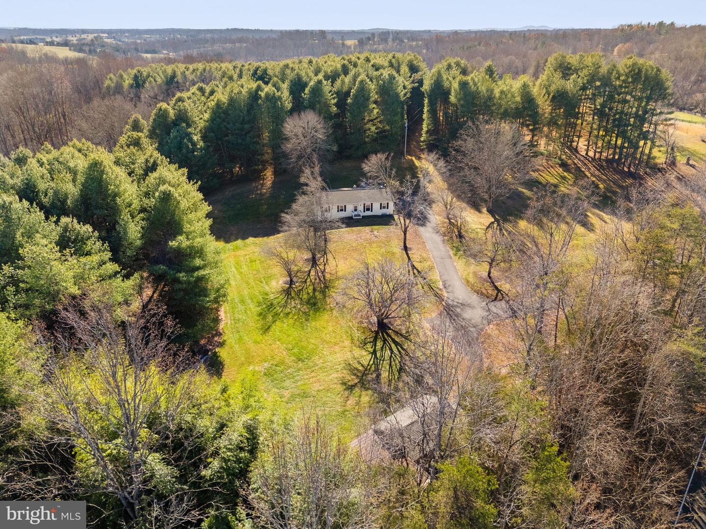 148 VIEWTOWN, AMISSVILLE, Virginia 20106, 3 Bedrooms Bedrooms, ,2 BathroomsBathrooms,Residential,For sale,148 VIEWTOWN,VARP2002414 MLS # VARP2002414