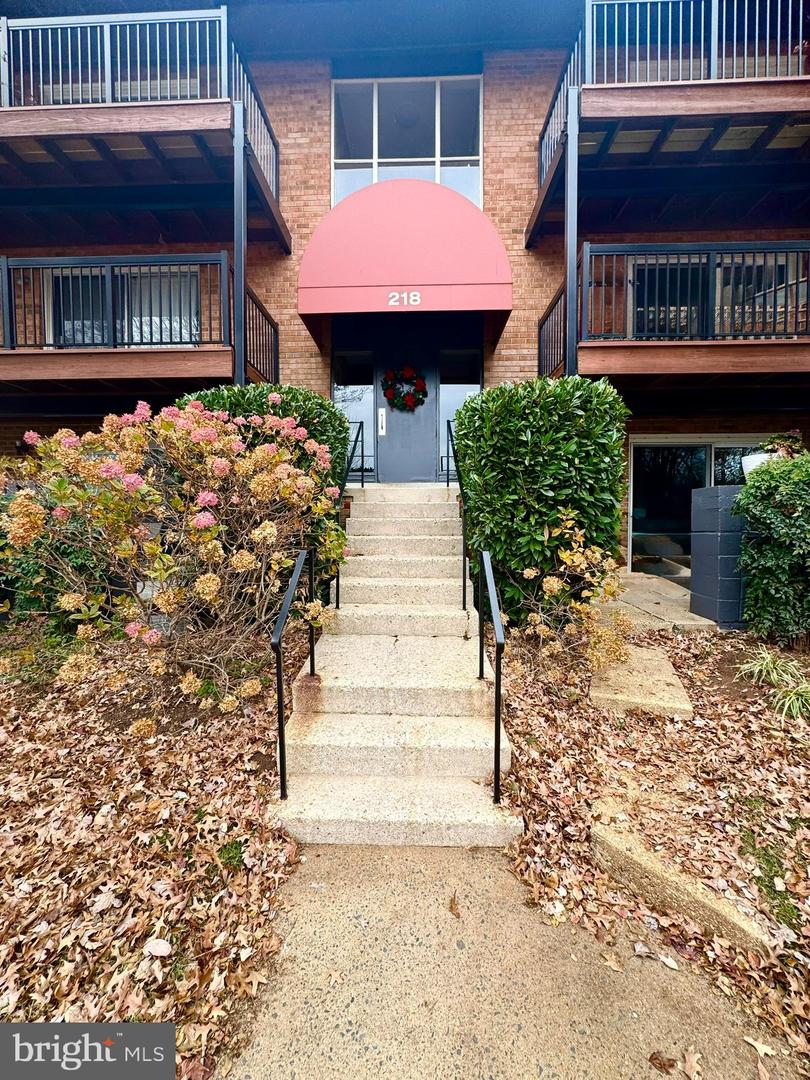 218 LOCUST ST SE #143, VIENNA, Virginia 22180, 2 Bedrooms Bedrooms, ,1 BathroomBathrooms,Residential,For sale,218 LOCUST ST SE #143,VAFX2280178 MLS # VAFX2280178 218 LOCUST ST SE #143, VIENNA, Virginia 22180, 2 Bedrooms Bedrooms, ,1 BathroomBathrooms,Residential,For sale,218 LOCUST ST SE #143,VAFX2280178 MLS # VAFX2280178
