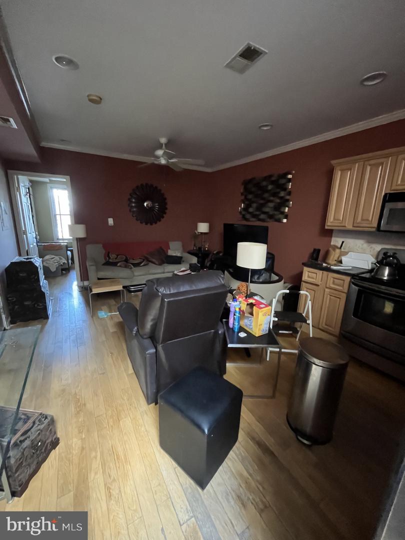 1109 PENN ST NE #4, WASHINGTON, District Of Columbia 20002, 2 Bedrooms Bedrooms, ,1 BathroomBathrooms,Residential,For sale,1109 PENN ST NE #4,DCDC2232840 MLS # DCDC2232840 1109 PENN ST NE #4, WASHINGTON, District Of Columbia 20002, 2 Bedrooms Bedrooms, ,1 BathroomBathrooms,Residential,For sale,1109 PENN ST NE #4,DCDC2232840 MLS # DCDC2232840