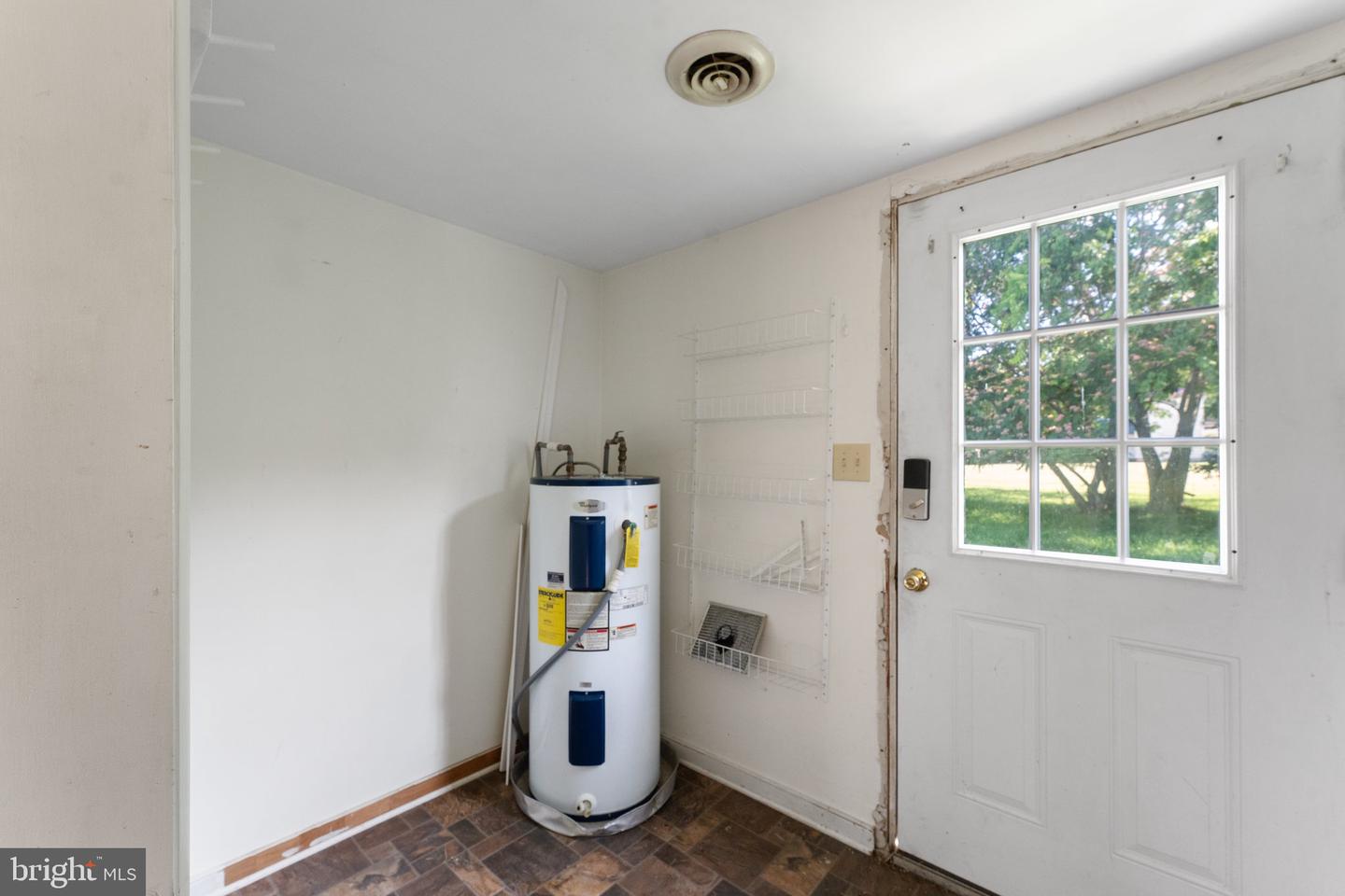 1600 MILNWOOD RD, FARMVILLE, Virginia 23901, 3 Bedrooms Bedrooms, 5 Rooms Rooms,1 BathroomBathrooms,Residential,For sale,1600 MILNWOOD RD,VAPE2000114 MLS # VAPE2000114 1600 MILNWOOD RD, FARMVILLE, Virginia 23901, 3 Bedrooms Bedrooms, 5 Rooms Rooms,1 BathroomBathrooms,Residential,For sale,1600 MILNWOOD RD,VAPE2000114 MLS # VAPE2000114