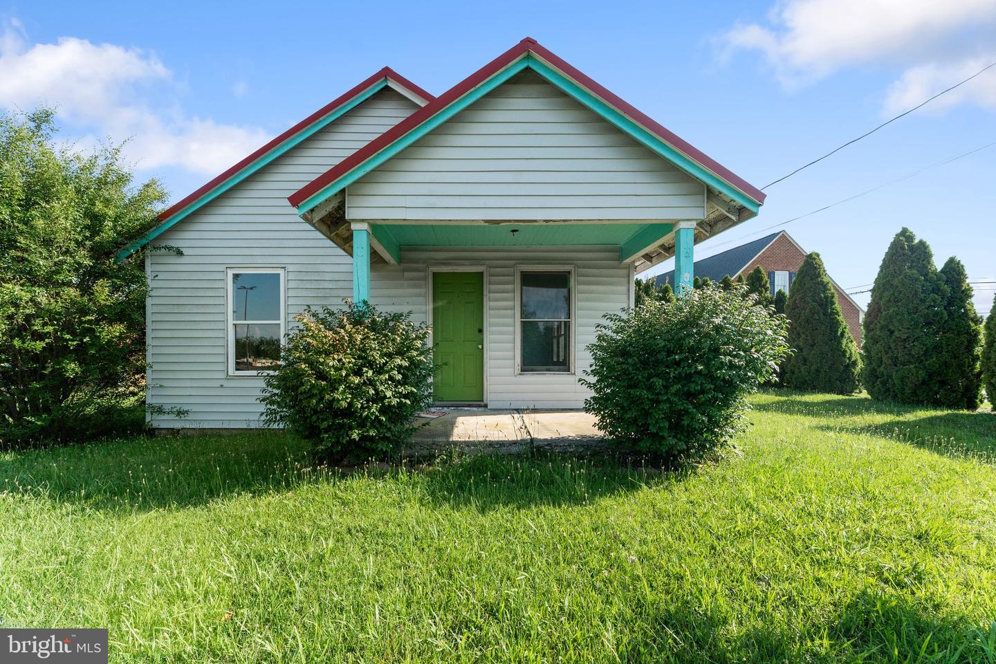 1600 MILNWOOD RD, FARMVILLE, Virginia 23901, 3 Bedrooms Bedrooms, 5 Rooms Rooms,1 BathroomBathrooms,Residential,For sale,1600 MILNWOOD RD,VAPE2000114 MLS # VAPE2000114 1600 MILNWOOD RD, FARMVILLE, Virginia 23901, 3 Bedrooms Bedrooms, 5 Rooms Rooms,1 BathroomBathrooms,Residential,For sale,1600 MILNWOOD RD,VAPE2000114 MLS # VAPE2000114