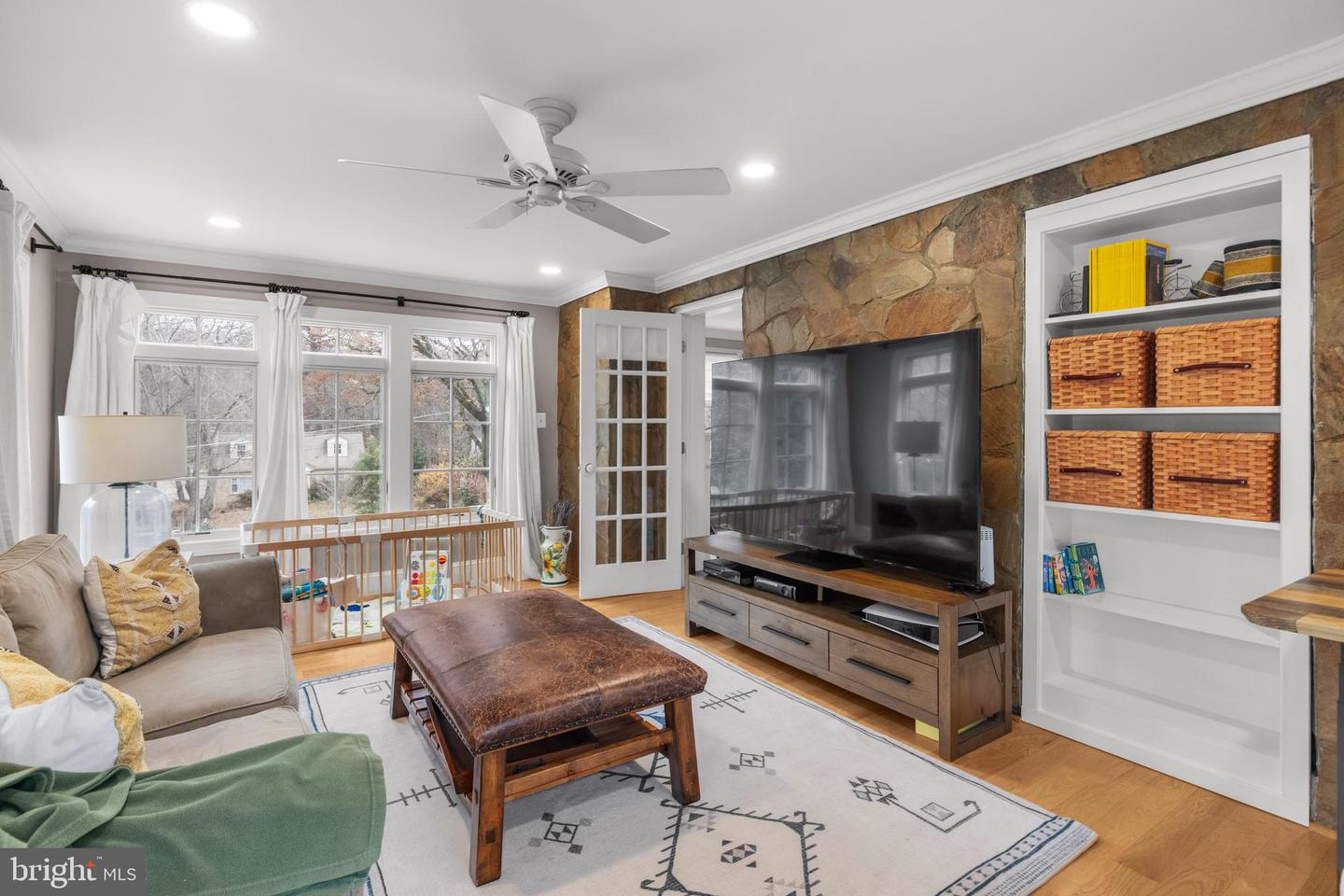 4004 ESTABROOK DR, ANNANDALE, Virginia 22003, 4 Bedrooms Bedrooms, ,3 BathroomsBathrooms,Residential,For sale,4004 ESTABROOK DR,VAFX2280442 MLS # VAFX2280442 4004 ESTABROOK DR, ANNANDALE, Virginia 22003, 4 Bedrooms Bedrooms, ,3 BathroomsBathrooms,Residential,For sale,4004 ESTABROOK DR,VAFX2280442 MLS # VAFX2280442