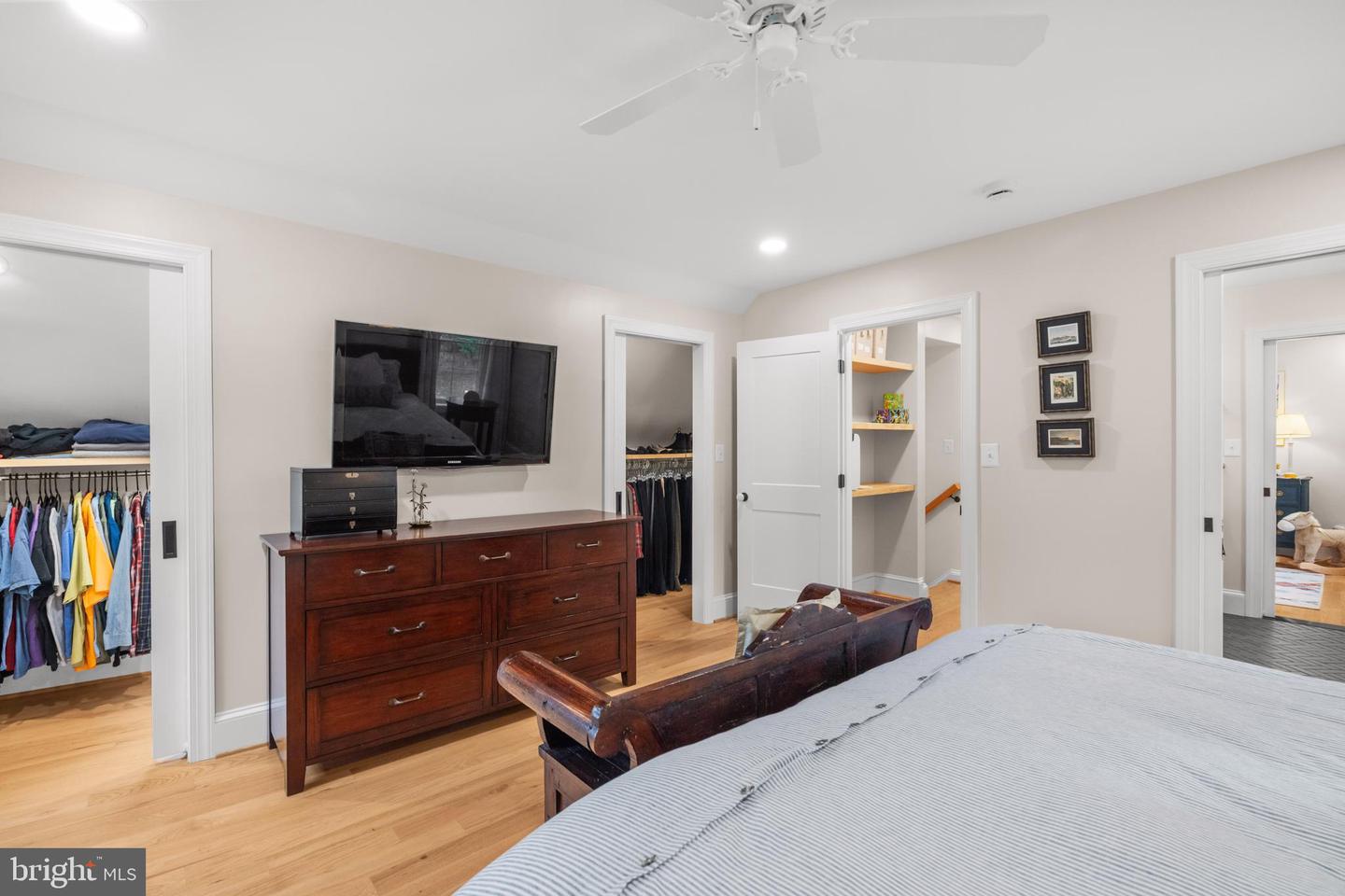 4004 ESTABROOK DR, ANNANDALE, Virginia 22003, 4 Bedrooms Bedrooms, ,3 BathroomsBathrooms,Residential,For sale,4004 ESTABROOK DR,VAFX2280442 MLS # VAFX2280442 4004 ESTABROOK DR, ANNANDALE, Virginia 22003, 4 Bedrooms Bedrooms, ,3 BathroomsBathrooms,Residential,For sale,4004 ESTABROOK DR,VAFX2280442 MLS # VAFX2280442