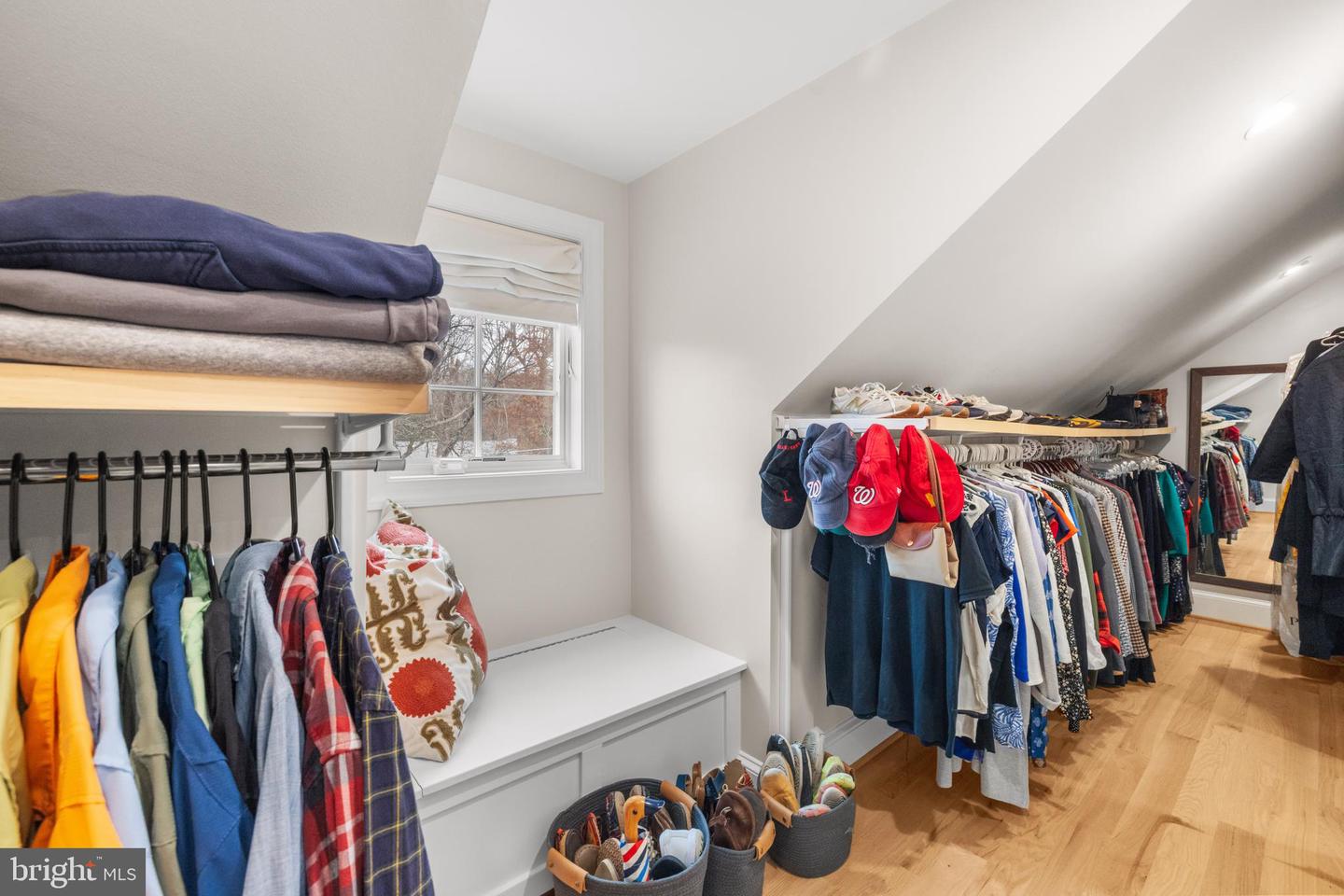 4004 ESTABROOK DR, ANNANDALE, Virginia 22003, 4 Bedrooms Bedrooms, ,3 BathroomsBathrooms,Residential,For sale,4004 ESTABROOK DR,VAFX2280442 MLS # VAFX2280442 4004 ESTABROOK DR, ANNANDALE, Virginia 22003, 4 Bedrooms Bedrooms, ,3 BathroomsBathrooms,Residential,For sale,4004 ESTABROOK DR,VAFX2280442 MLS # VAFX2280442