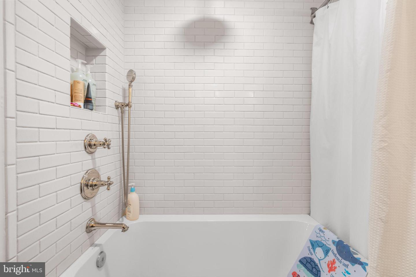 4004 ESTABROOK DR, ANNANDALE, Virginia 22003, 4 Bedrooms Bedrooms, ,3 BathroomsBathrooms,Residential,For sale,4004 ESTABROOK DR,VAFX2280442 MLS # VAFX2280442 4004 ESTABROOK DR, ANNANDALE, Virginia 22003, 4 Bedrooms Bedrooms, ,3 BathroomsBathrooms,Residential,For sale,4004 ESTABROOK DR,VAFX2280442 MLS # VAFX2280442