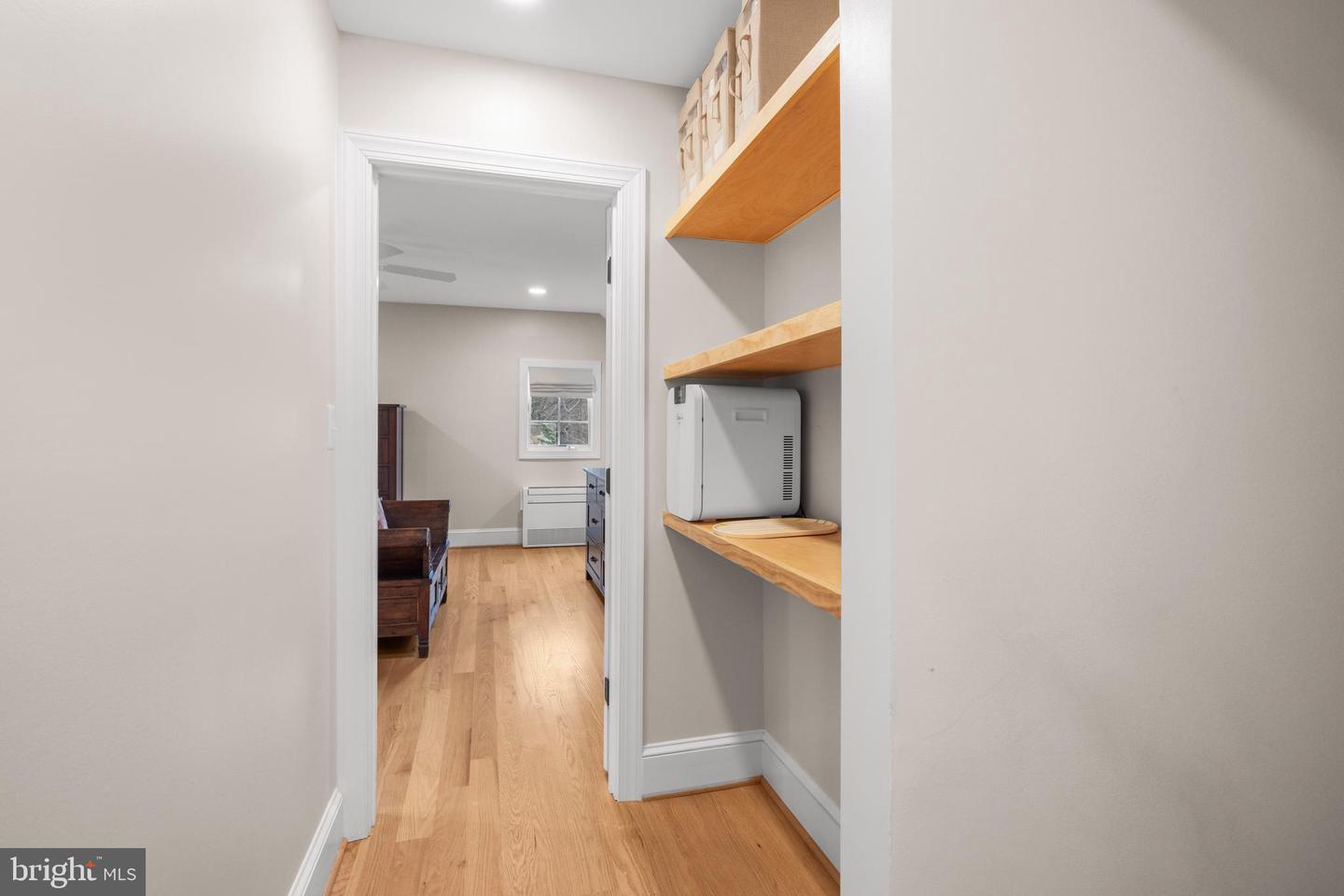 4004 ESTABROOK DR, ANNANDALE, Virginia 22003, 4 Bedrooms Bedrooms, ,3 BathroomsBathrooms,Residential,For sale,4004 ESTABROOK DR,VAFX2280442 MLS # VAFX2280442 4004 ESTABROOK DR, ANNANDALE, Virginia 22003, 4 Bedrooms Bedrooms, ,3 BathroomsBathrooms,Residential,For sale,4004 ESTABROOK DR,VAFX2280442 MLS # VAFX2280442